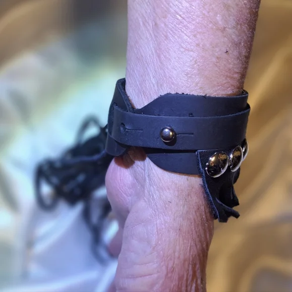 Black Leather Fringe Bracelet - Picture 6 of 8